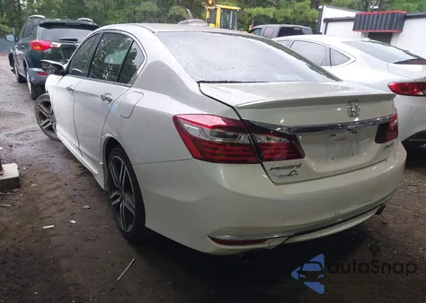 2017 Honda Accord Sport z USA, uszkodzony, nr VIN 1HGCR2F58HA035295